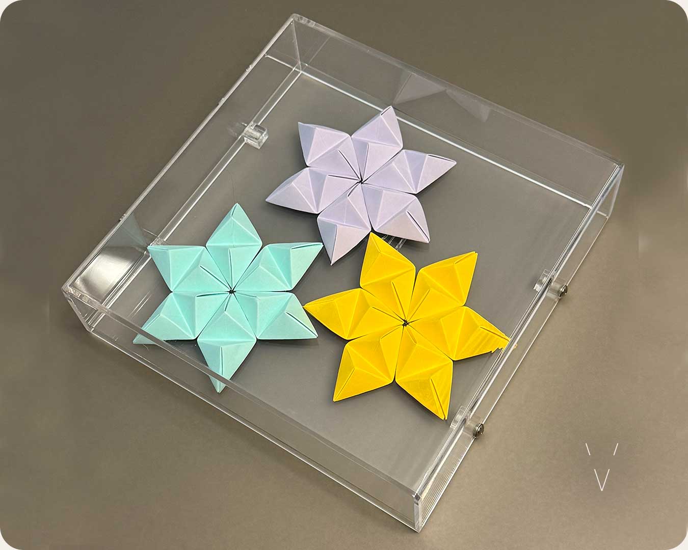 Quadros Acrilicos Origami - Quadros Origami com Moldura de Acrílico - Vinco Studio Quadros Acrilicos Origami - Quadros Origami com Moldura de Acrílico - Vinco Studio