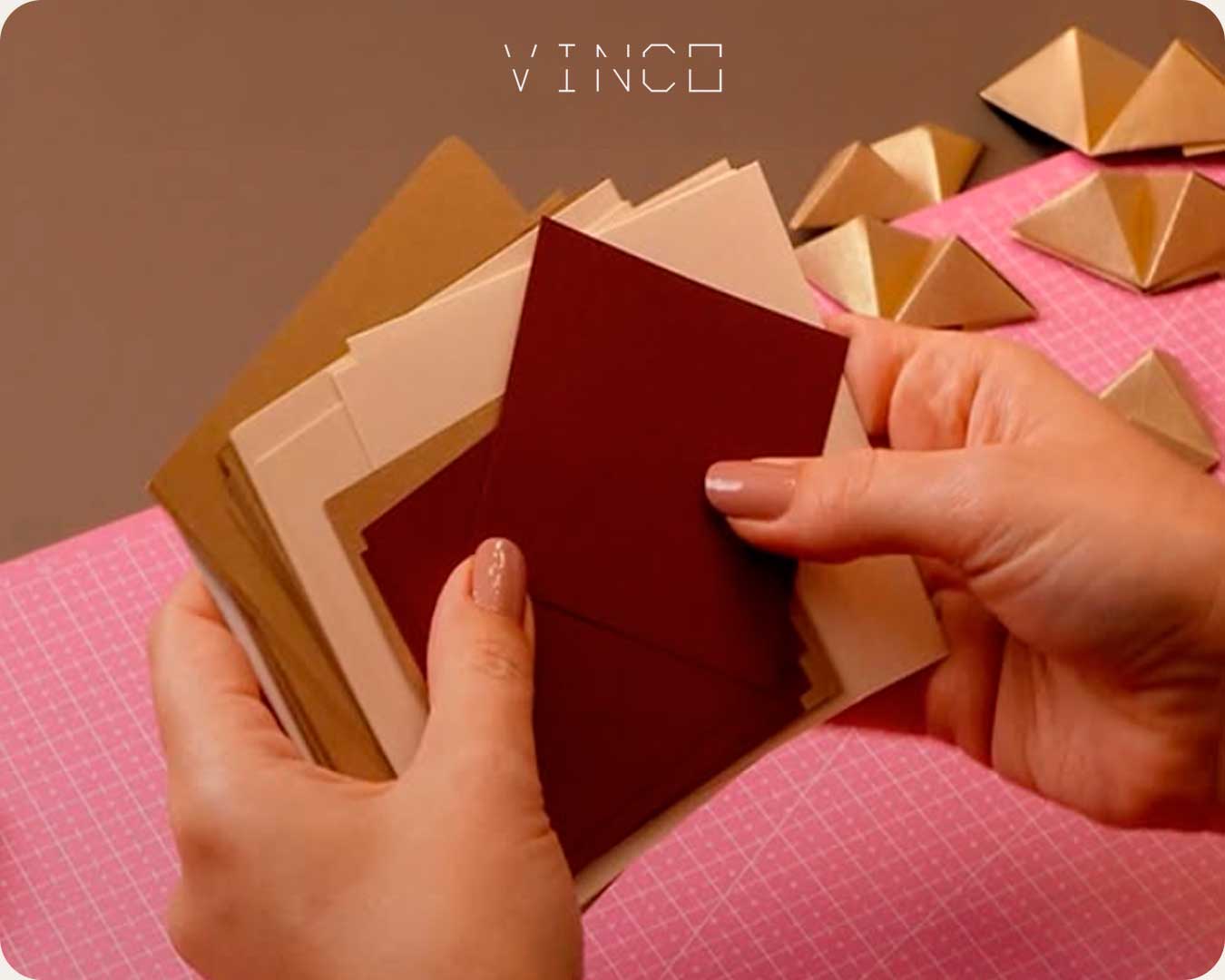 Quadros Acrilicos Origami - Quadros de Origami com Moldura Acrílica - Vinco Studio Quadros Acrilicos Origami - Quadros de Origami com Moldura Acrílica - Vinco Studio